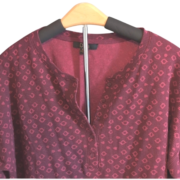 Dalia Waffle Knit Henley Top | Size M | Maroon Long Sleeve Shirt | Relaxed Fit - Picture 8 of 11